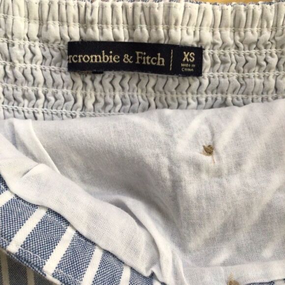 ABERCROMBIE & Fitch Blue & White Striped Button-Front Crop Top | Women’s Tank - Picture 5 of 9